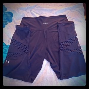 VS Pink Ultimate Crop Leggings